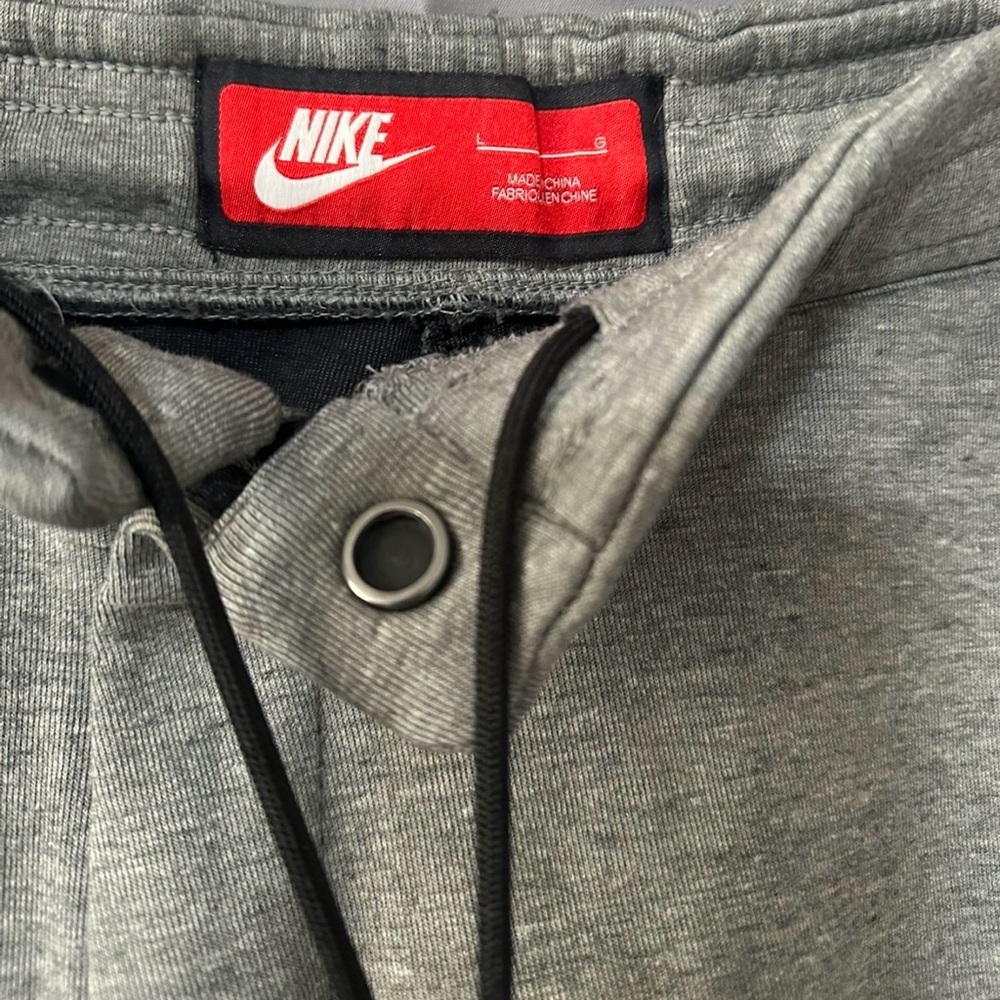 Nike Tech Fleece Joggers Men’s Large Gray Zipper Pocket Sweatpants - Picture 3 of 3